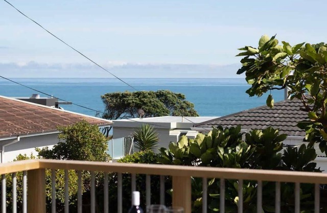 Blue Water Cottage Near Beaches & Walkway