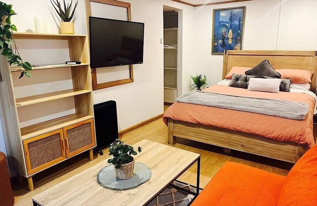 Blueberry Bliss, self contained suite