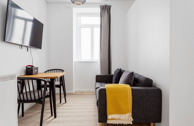 Blueground | Benfica, furniture, appliances & more