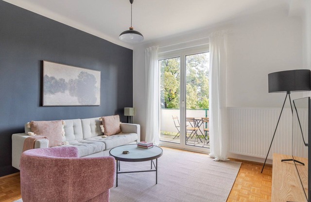 Blueground | Döbling, view, nr Kahlenberg