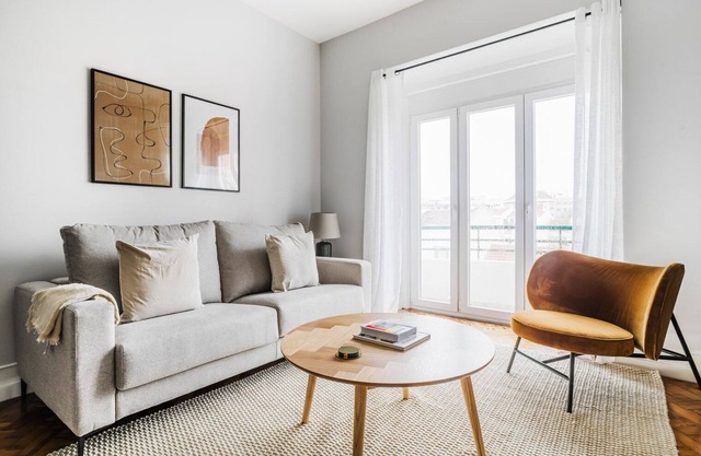 Blueground | Oeiras, AC & w/d, nr museums