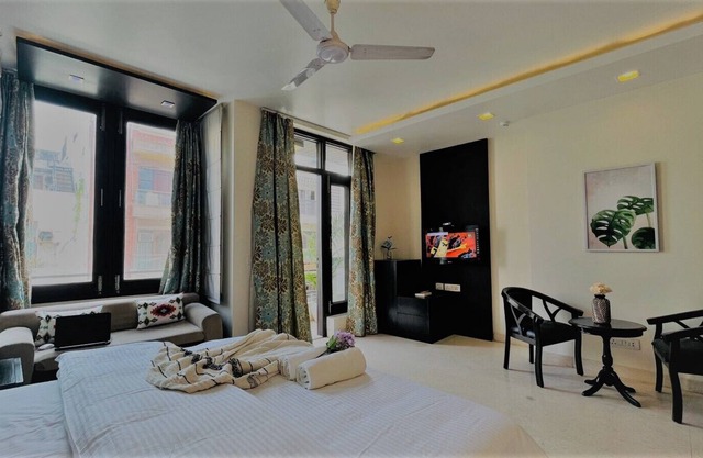 BluO Studio - M Block Mkt @ Greater Kailash