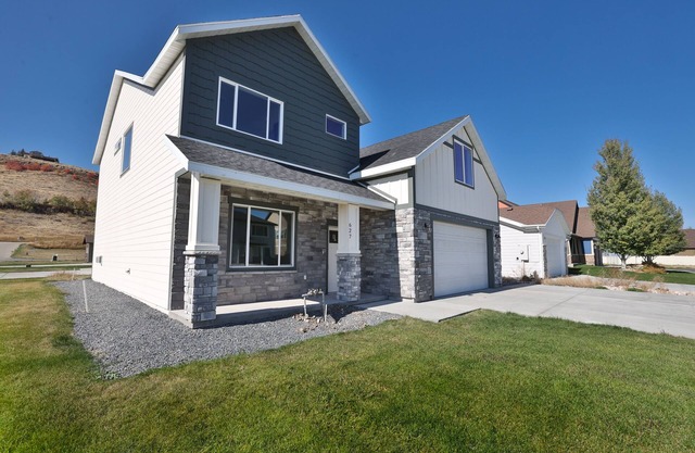 Boat Harbor House - Pool & Hot Tub Access in Unbeatable Location!