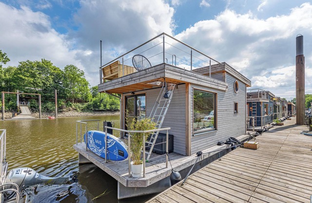 Boat 'Hausboot Off - Ort Zum Abschalten' with Private Terrace and Wi-Fi