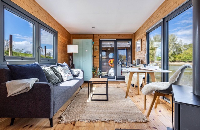 Boat 'Tolles Tiny Hausboot Agathe' with Private Terrace and Wi-Fi