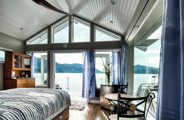 Boathouse on Maple Bay