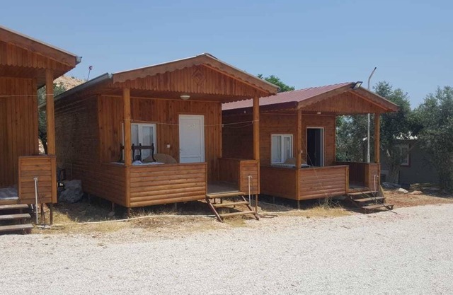 Bobus Restaurant & Bungalow