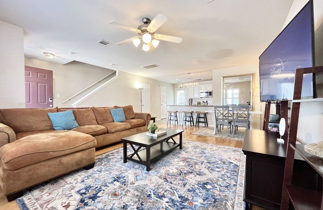 BodhiTree☆House┃Charming Townhome in Central Houston┃Full Kitchen ┃2 bedrooms