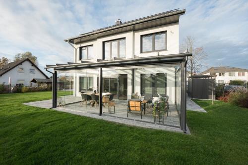 BohnApartments Luxury Villa Berlin - 210qm - Wintergarten - Kamin - 4 kostenlose Parkplätze - 6 Schlafzimmer - Neubau - Luxusausstattung