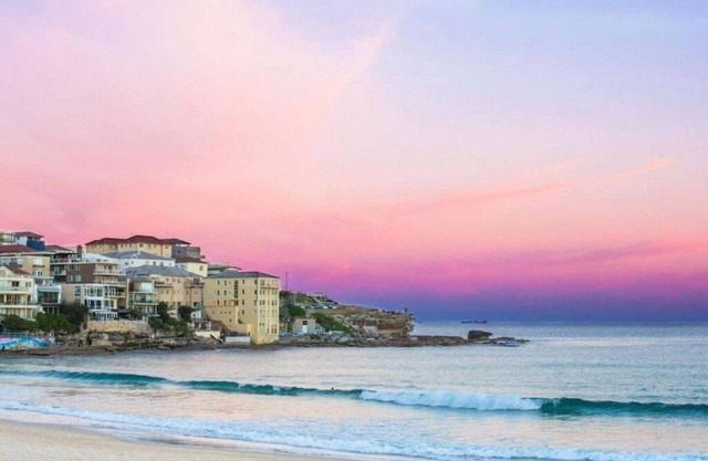 Bondi Bliss Lamrock - 1 minute to beach + Parking