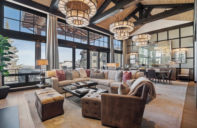 Book for Holidays! Townhome with Direct Ski Access! Custom Hot Tub! Firepit! Game Room! Shuffleboard