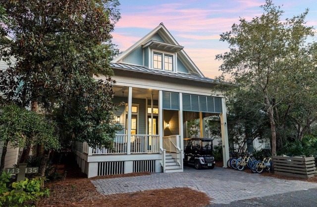 Book Now for Fall Stays! Park District - 3 Blocks from the Beach! Low-Speed Vehicle! Fireplace!