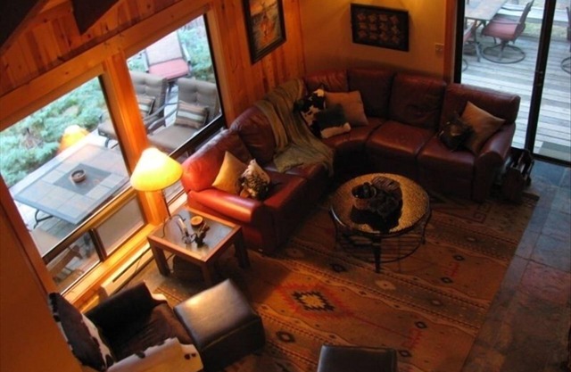 Book now for Summer! Black Butte Ranch Updated Big Meadow Fairway Cabin.