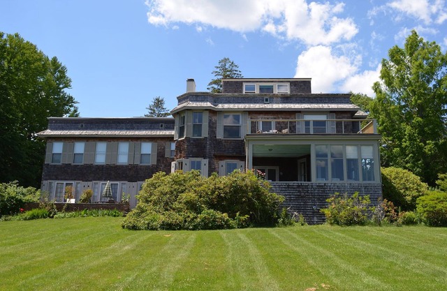 Booth Cottage: Private Path to Singing Beach
