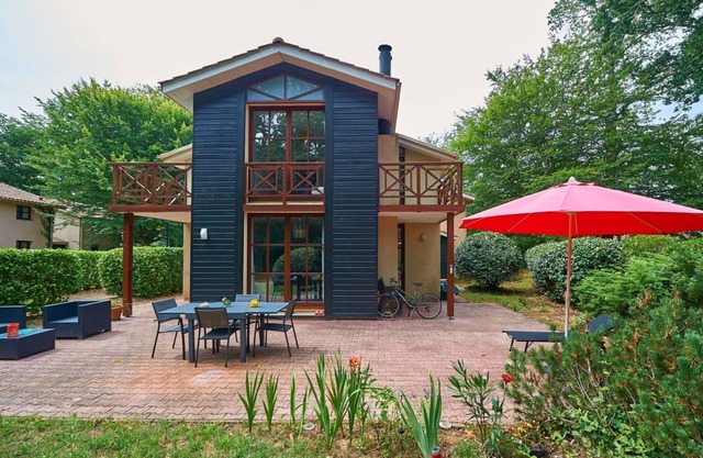 Bordeaux 4p - Two Bedroom Chalet, Sleeps 4