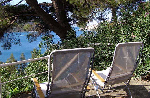 Bouganville Portovenere – Beachfront – Invaluable Landing stage on the sea