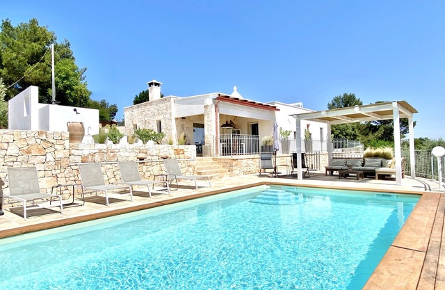 Boutique Trullo/Villa. Private pool and outdoor kitchen. Elevated sunset views.