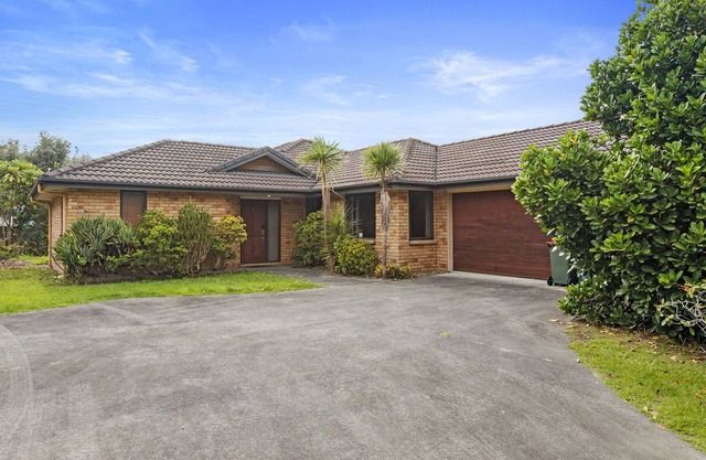 Bowentown Bach – Waihi Beach Holiday Home