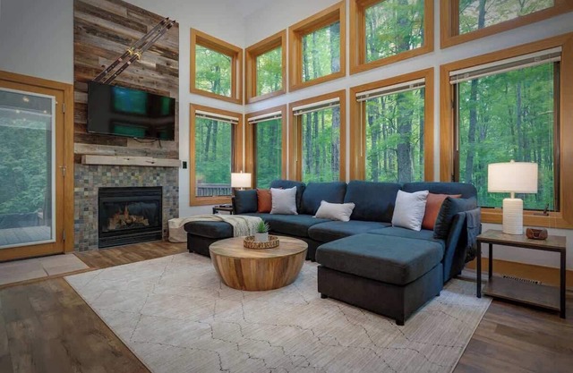 Boyne Ski Haven: Cozy & Spacious