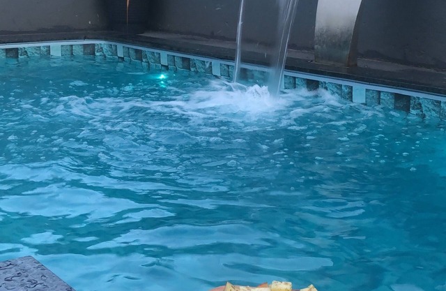 House with heated pool close to the center and Flamboyant, pet friendly