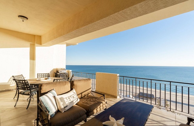 Brand New 3 Bedroom condo excellent view, C31007