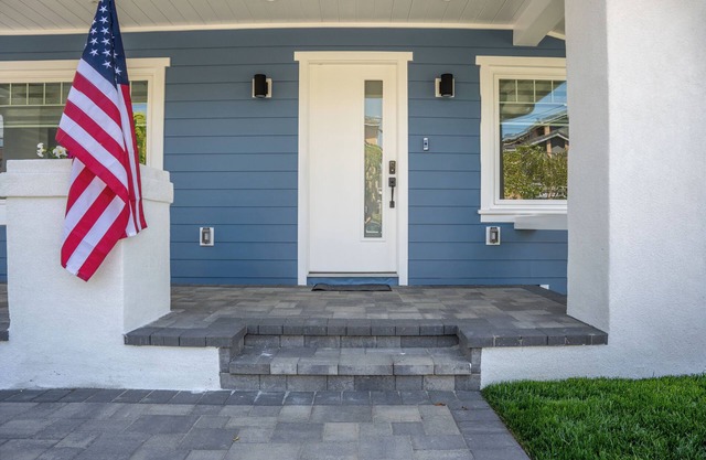 Brand New 3-bedroom house with AC, WiFi in fabulous Glendale
