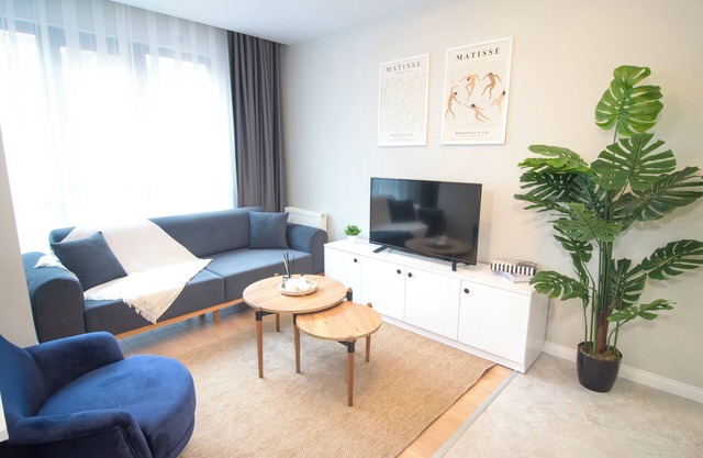 brand new apt with bedroom & office