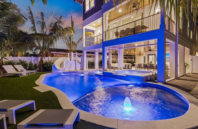 Brand New Home! Pool with spa and waterslide, near the beach - Seascape