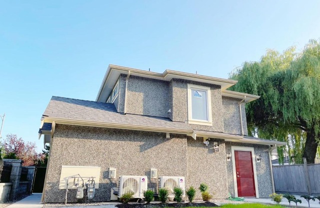 Brand new, peaceful first floor room for staying