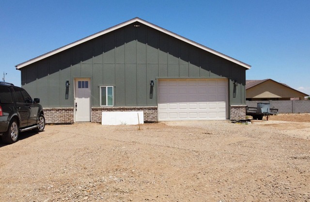 BRAND NEW PRIVATE CLEAN QUIET Casita in Waddell country living next to city life
