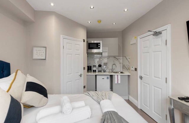 Brand New Stunning and Cosy Studio - Very Central