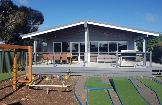 Breakaway holiday house