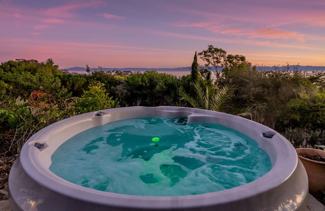 Breakaway Retreat - Ocean Views in a Serene Setting