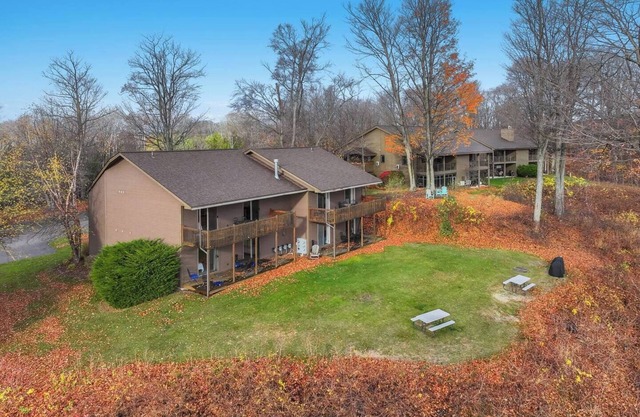 🍁 Breathtaking Torch Lake View Condo | Sunrise + Golf ➠ 741