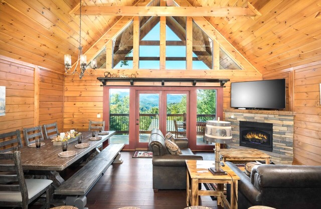 Breathtaking views, 4 king suites, game room, hot tub.