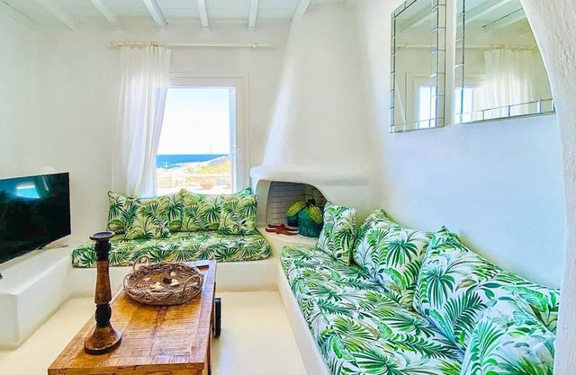 Breathtaking"Villa Silver Moon"with stunning views in KanaliaMykonos