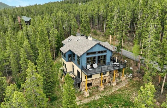 Breckenridge Bliss Luxury Home Close to Slopes