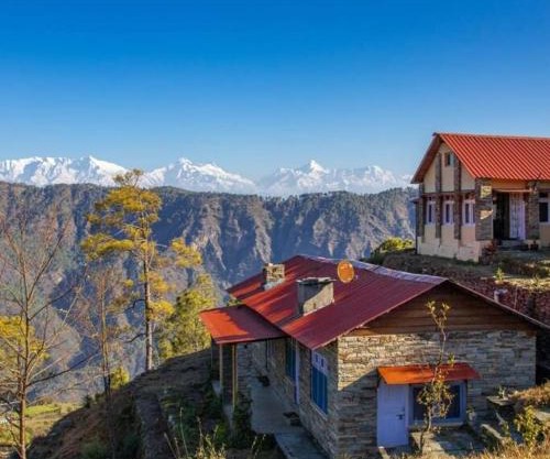 Breezy Affair -Binsar View Boutique Room