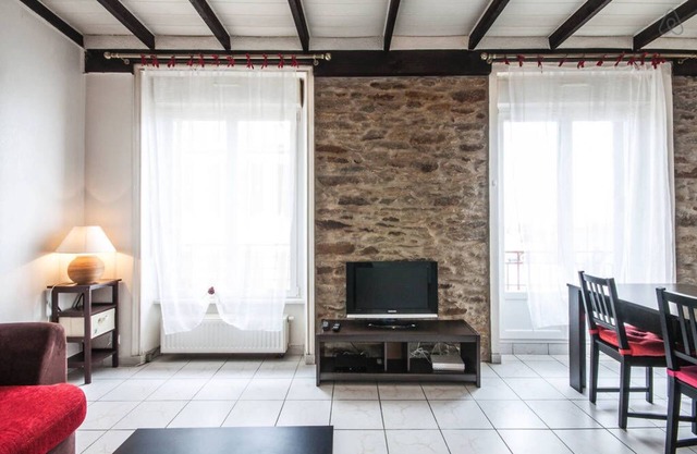 BREST Large T3 near city center, port, Capucins. Free parking. Wifi