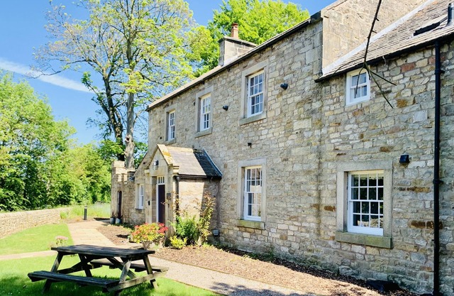 Bridge End House - Country House & Private River Bank