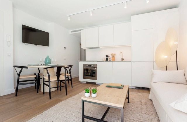 Bright 2BD penthouse with private terrace in Madrid. Zabaleta VI