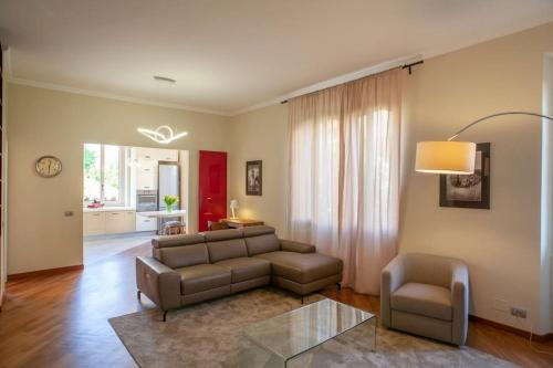 Bright and comfy in a beautiful contemporary home