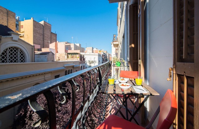 Bright and cozy in Poble Sec