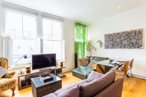 Bright and Spacious Notting Hill Nest