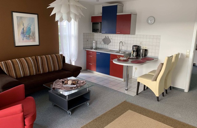 Bright apartment (48 sqm) for up to 4 people with terrace and view over the Saale valley