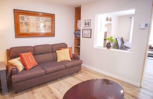 Bright and cozy 2-Bedroom Laurentian get away