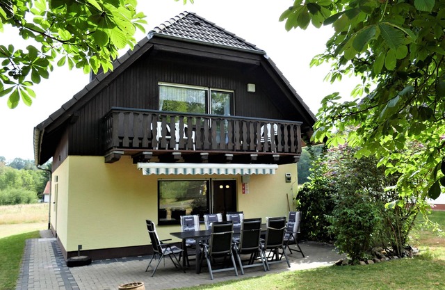Bright cottage in country style for up to 10 people. Additional costs and Wi-Fi incl.