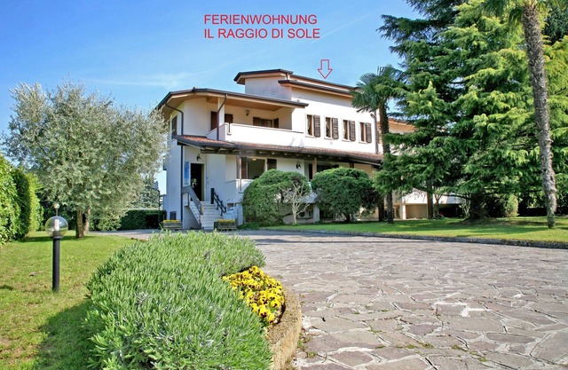 Bright lake view apartment near Lake Garda amusement parks