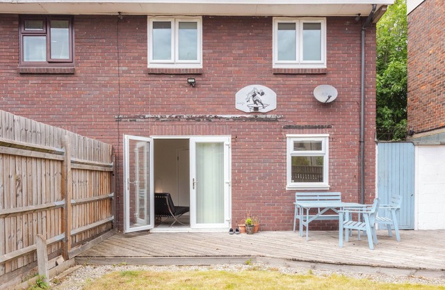 Bright + modern 3 bed house in Stratford + garden!