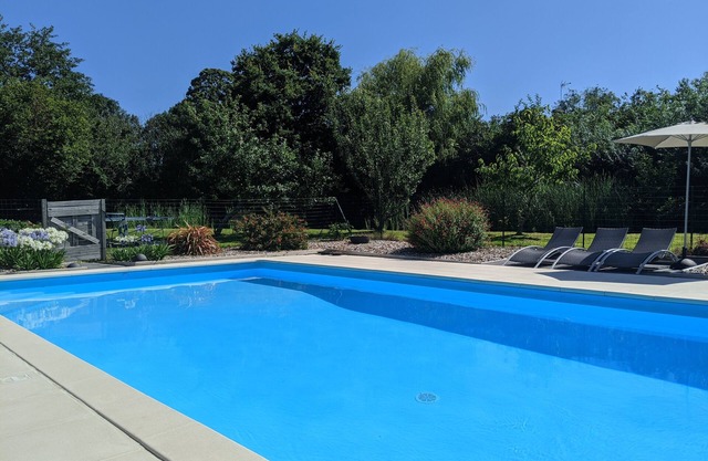 Bright open plan barn conversion sleeps 8 - shared pool & tennis, dogs welcome
